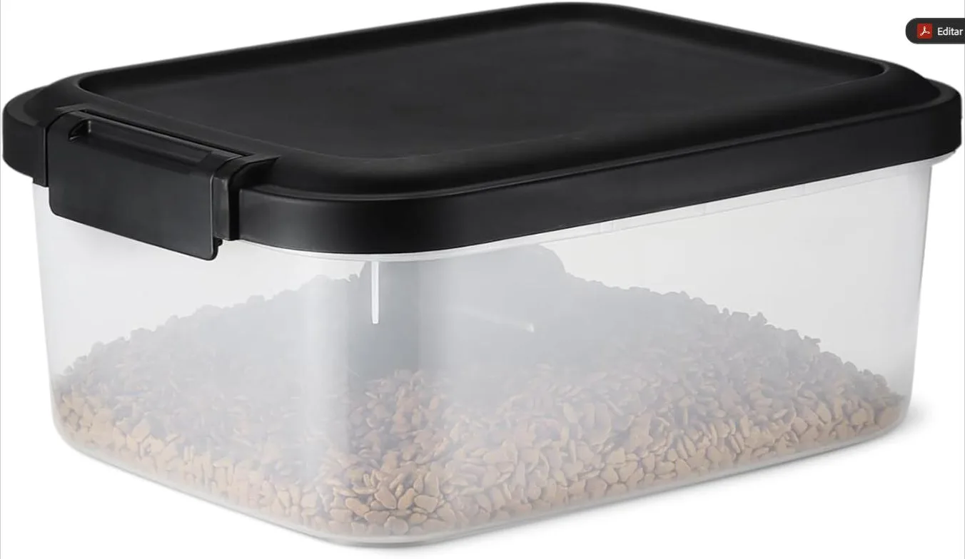 Amazon Basics - Contenedor de Almacenamiento de Alimentos para Mascotas, 4.5 kg, Transparente y Negro